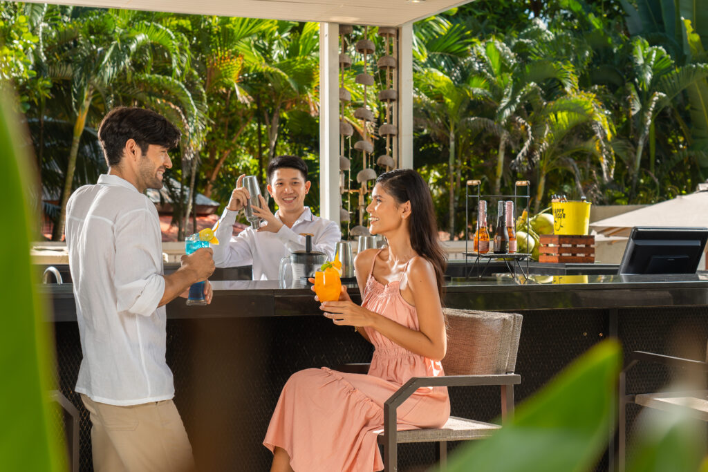 Dewa Phuket Resort & Villas - Pool Bar
