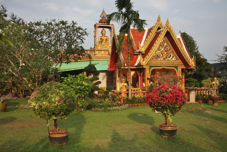 Dewa Phuket Resort & Villas - Wat Mongkol Wararam
